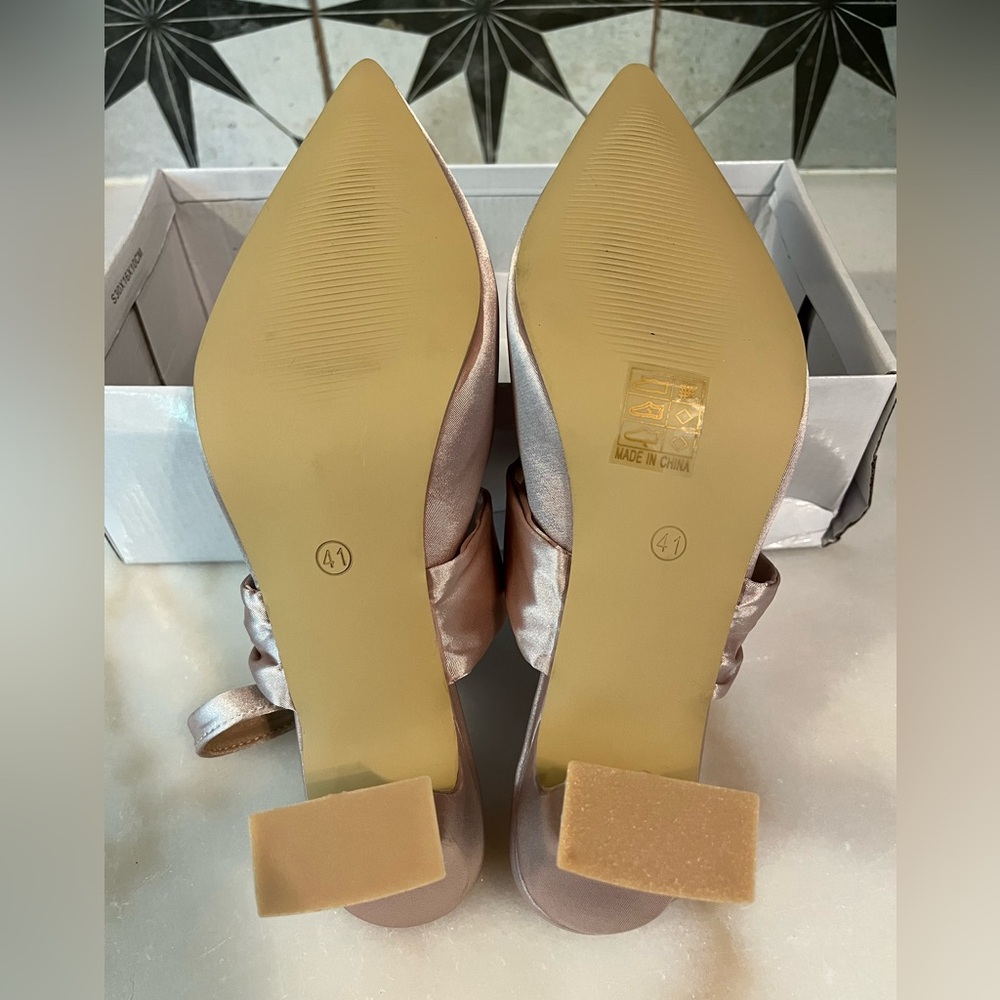 SOLD OUT! NEW Satin Faux Pearl Decor Slingback Pumps - Picture 12 of 13
